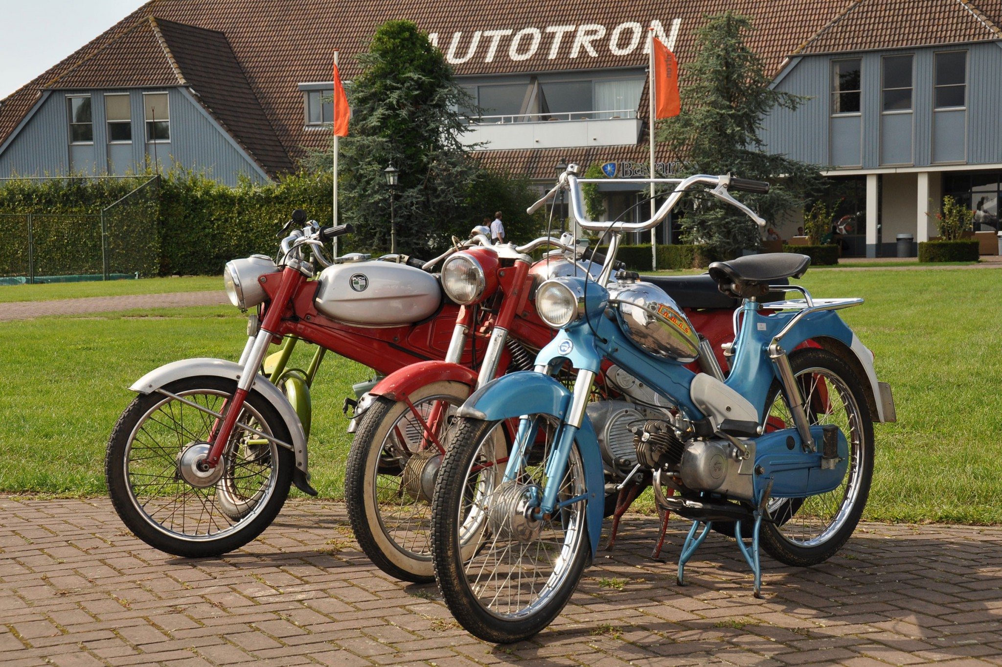 Oldtimer Motoren, Bromfietsen en Fietsen beurs 2021 - Autotron